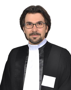 عکس وکیل محمد امین امیدوار بی بالان