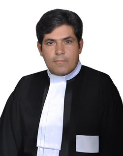 عکس وکیل مجتبی رستمی