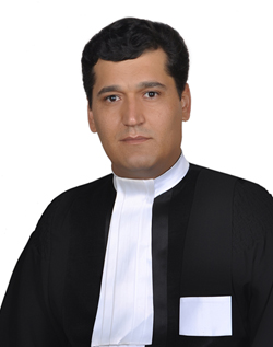 عکس وکیل احمد عاشوری